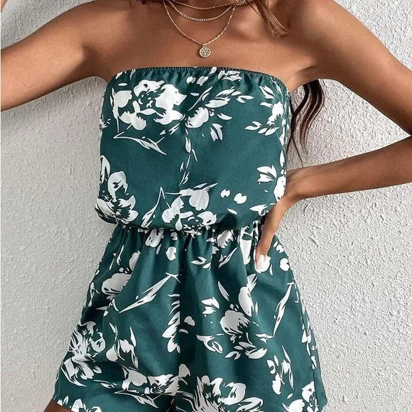 🆕 Floral Strapless Green Romper - Picture 3 of 5